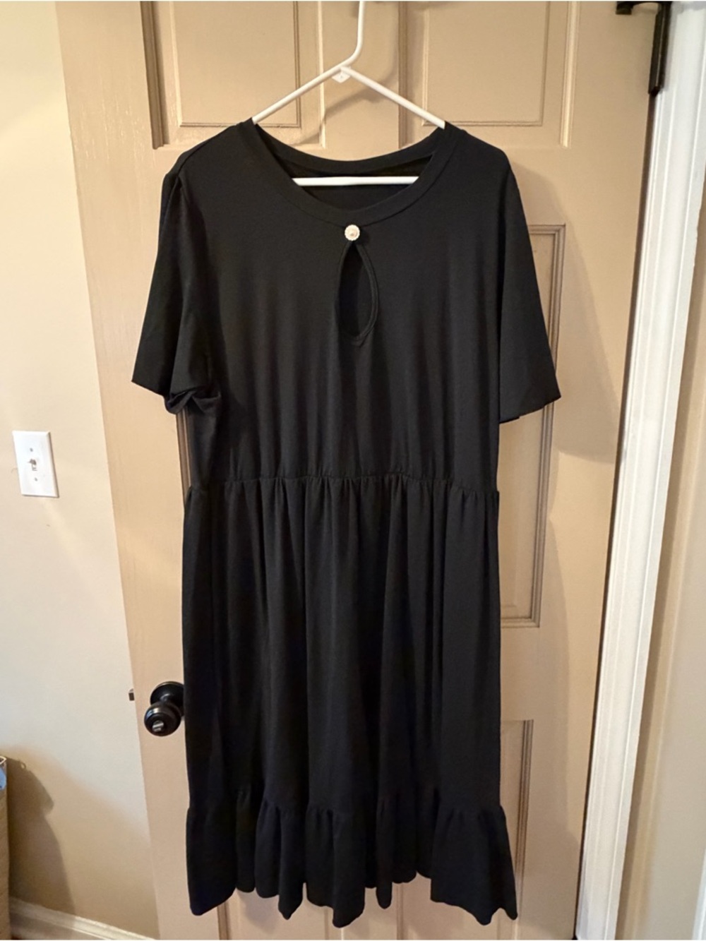 SHEIN Black Short-Sleeve Midi Dress with Ruffle Hem